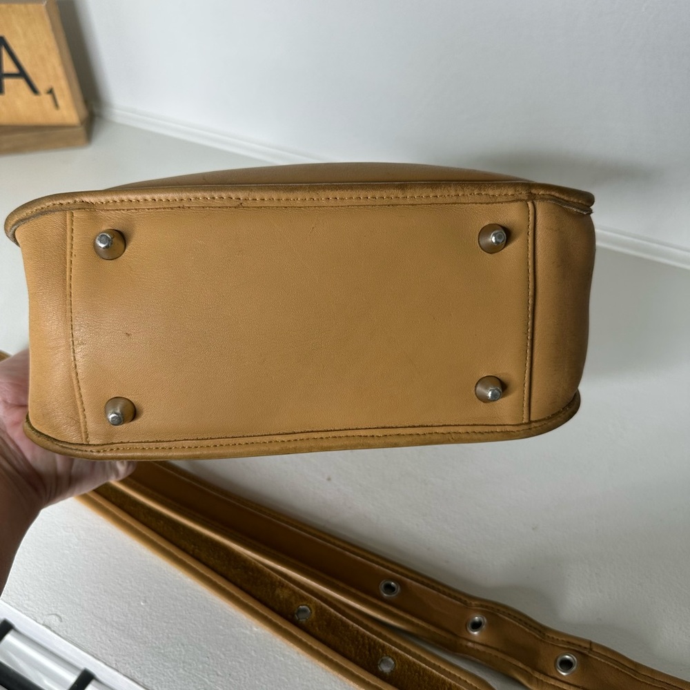 **SOLD**Vintage Coach 9966 Legacy Zip Camel Tan and Silver Nickel Hardware - Picture 7 of 16